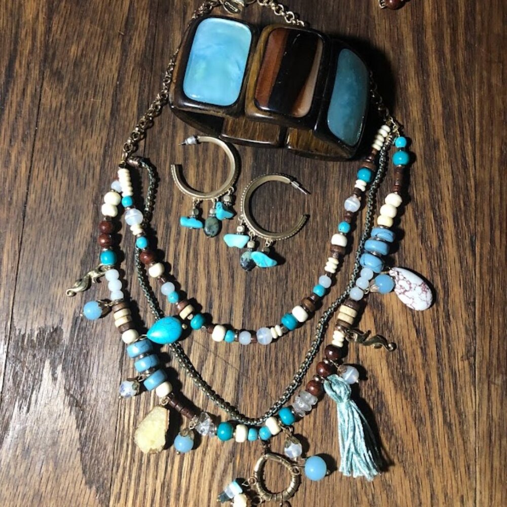 Chico's Bracelet, Neckless, and Earrings‎ set